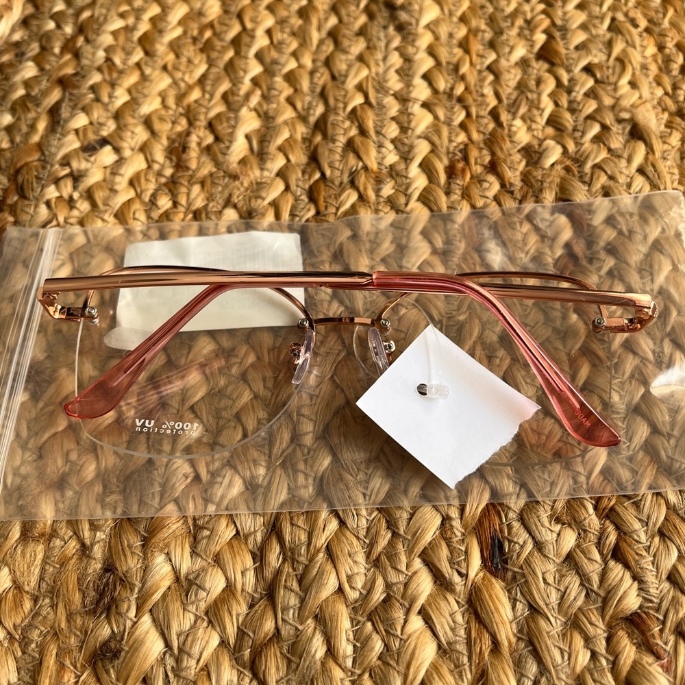 Sunglasses - Picture 2 of 5